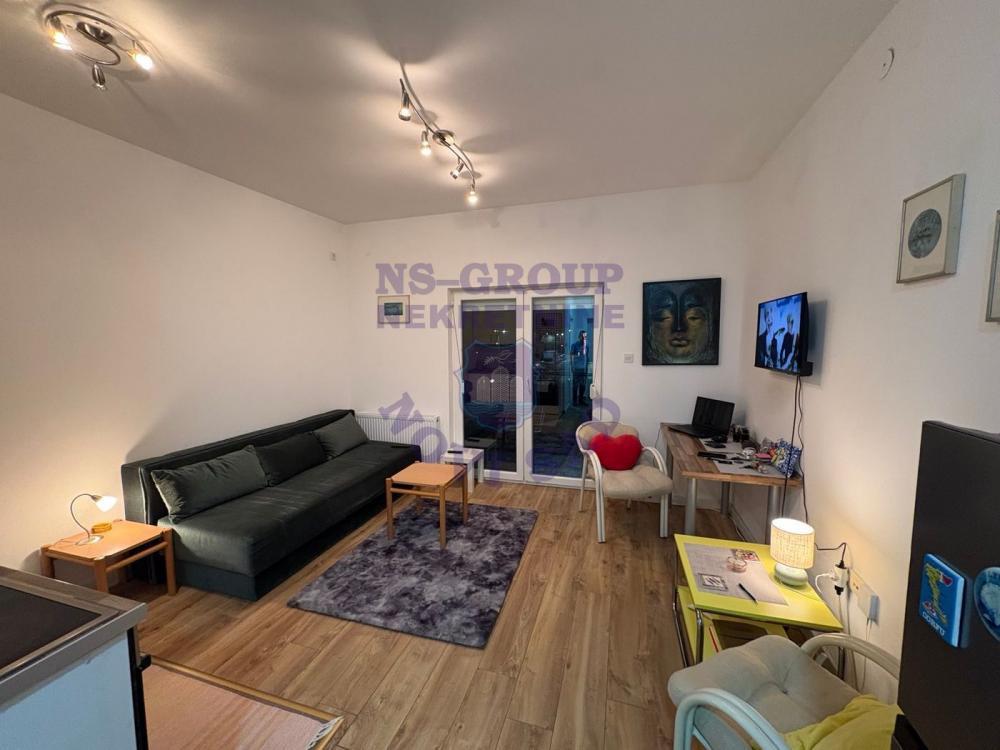 Glavna slika -Š:560217 Garsonjera na Klisi!