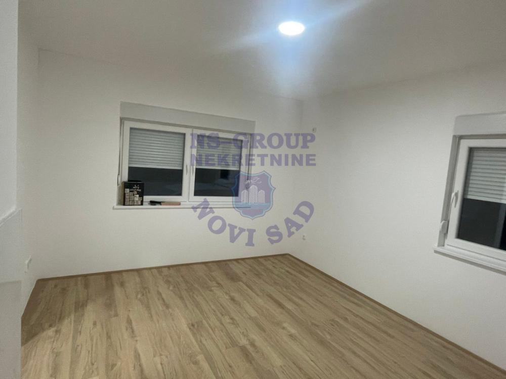 Slika 1 - 554186Na prodaju garsonjera od 25 m² u mirnom i traženom naselju Adice. 