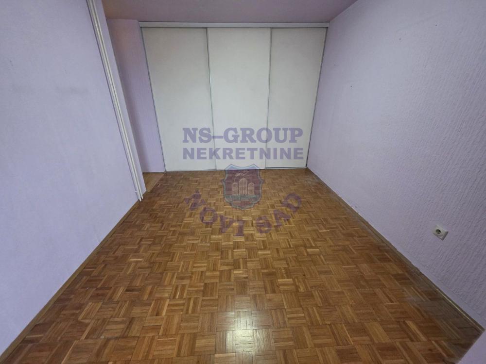 Slika 6 - Odlican komforan trosoban na Limanu 4!