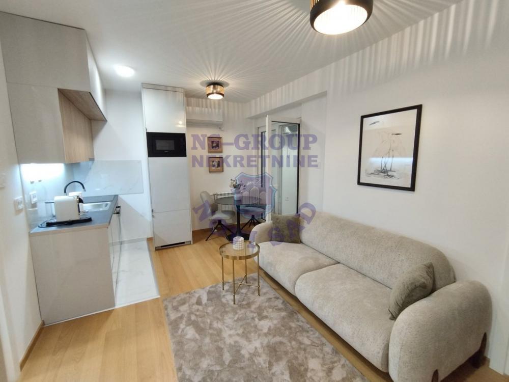 Glavna slika -Dvosoban stan Centar š:561383