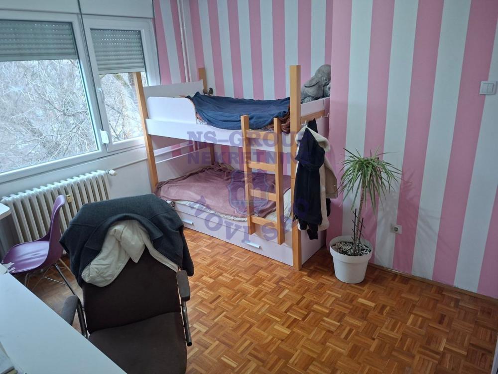 Slika 2 - Cetvorosoban stan Petrovaradin š:561380