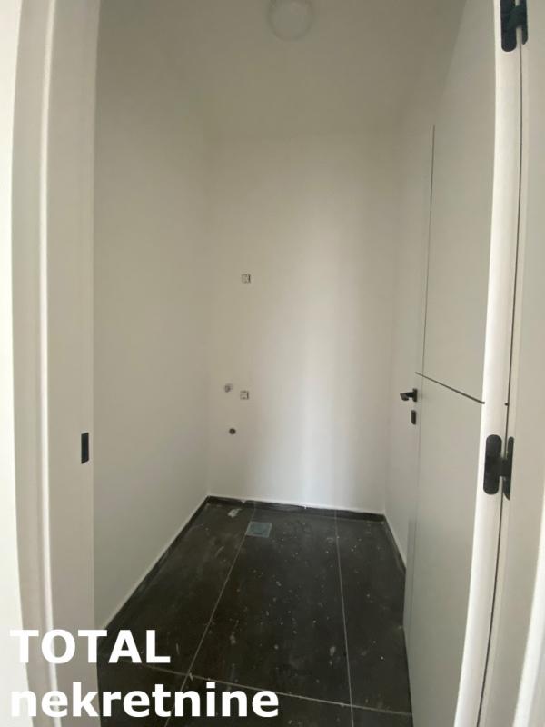 Slika 11 - Stan,NOVI SAD,TELEP,kv: 157.00, € 508870, ID: 1097680