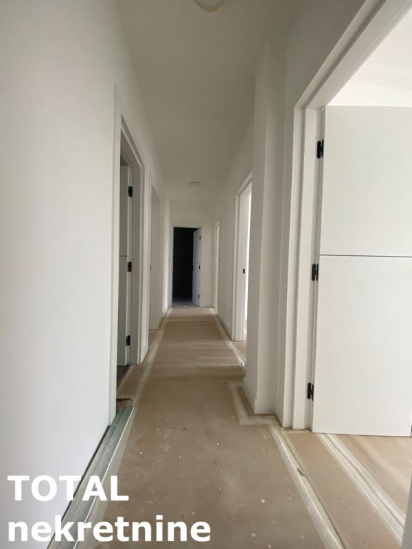 Slika 6 - Stan,NOVI SAD,TELEP,kv: 157.00, € 508870, ID: 1097680