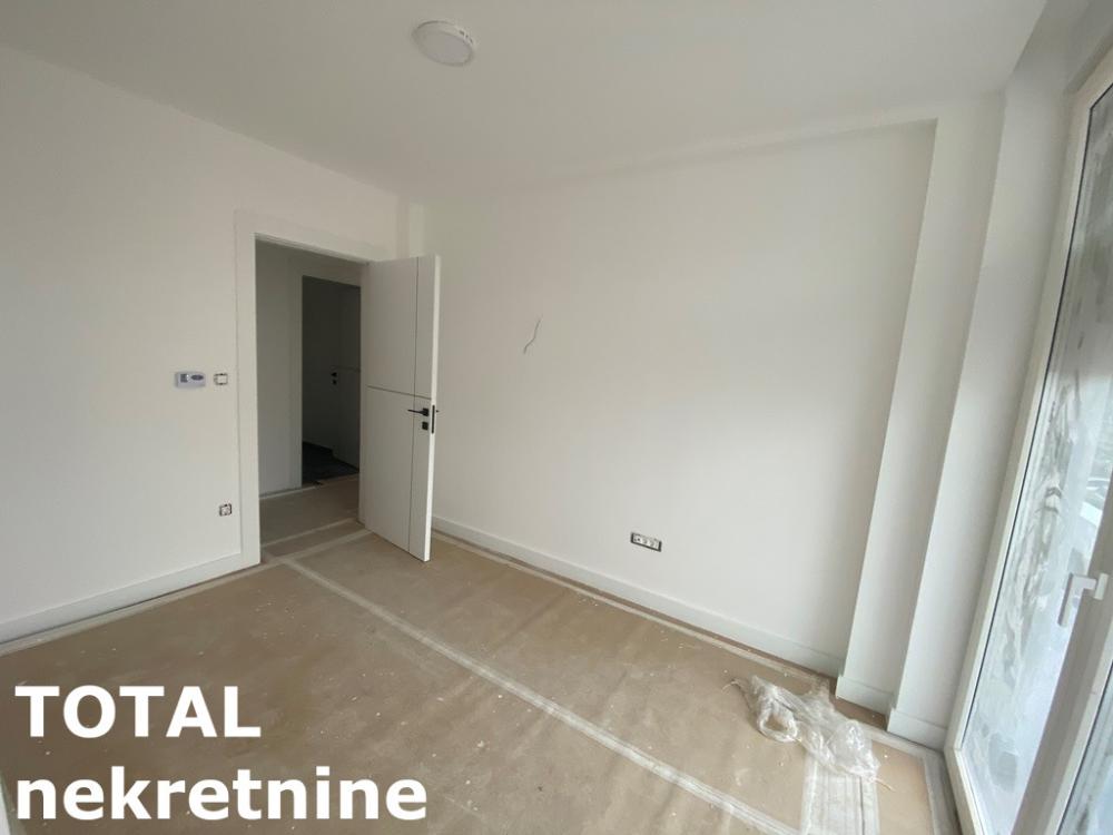 Slika 10 - Stan,NOVI SAD,TELEP,kv: 157.00, € 508870, ID: 1097680