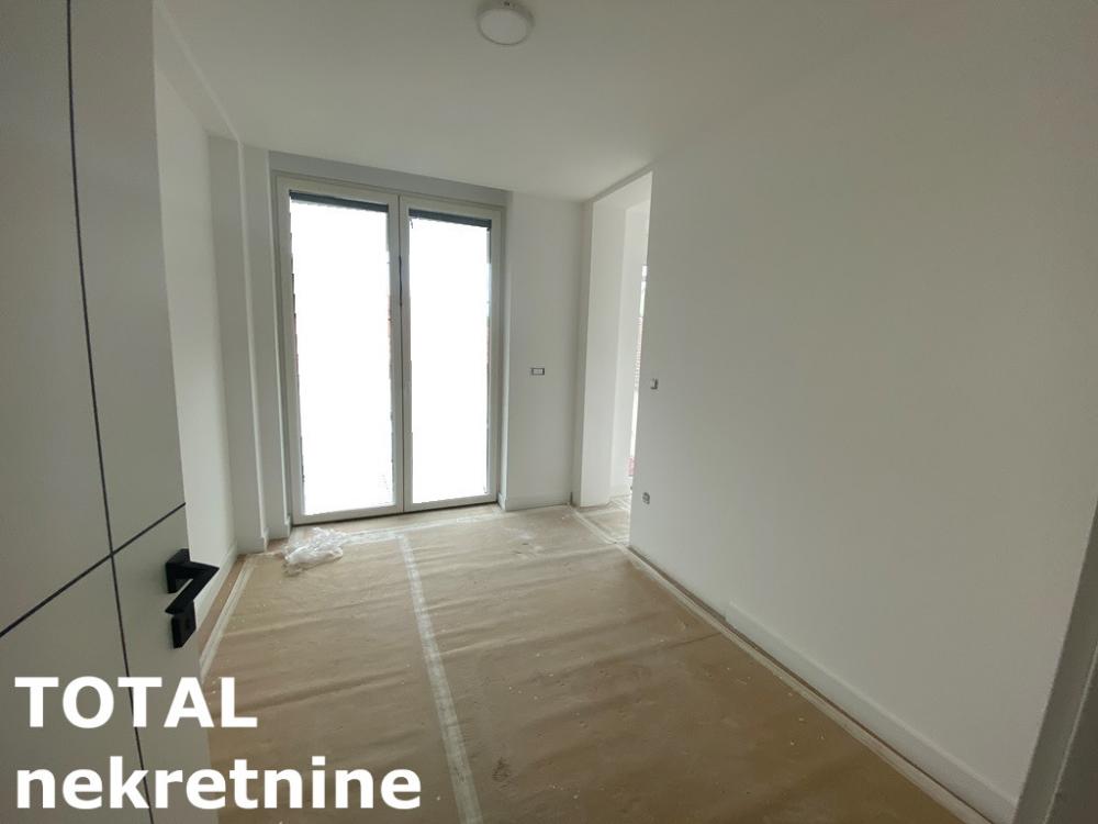 Slika 7 - Stan,NOVI SAD,TELEP,kv: 157.00, € 508870, ID: 1097680