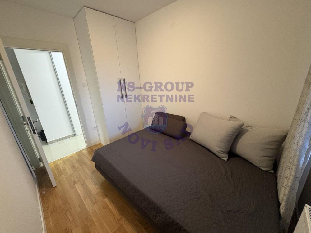 Slika 8 - Dvoiposoban stan na Novom Naselju!