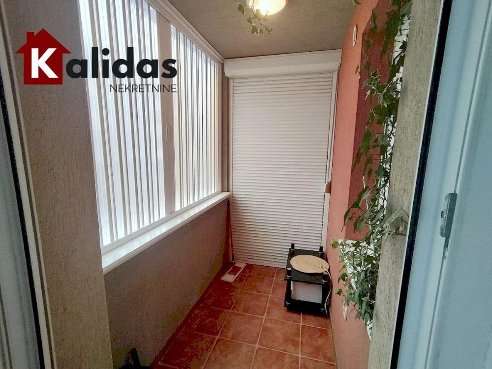 Slika 8 - Stan,NOVI SAD,GRBAVICA,kv: 42, € 154500, ID: 1008427