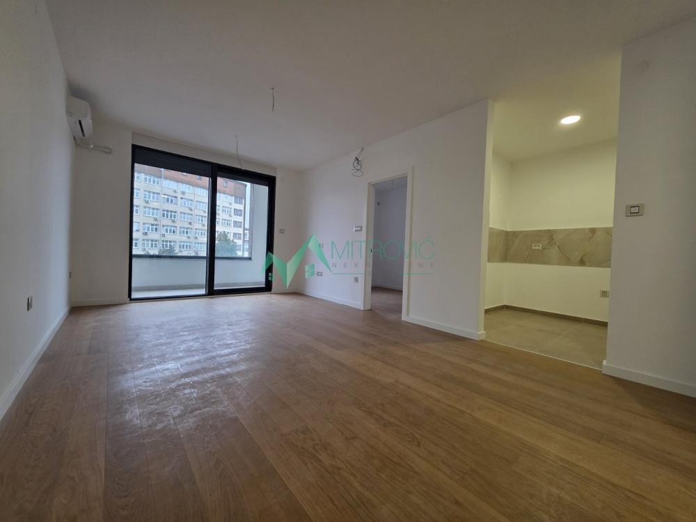 Glavna slika -Luksuzan četvorosoban, novi stan – centar - RETKO U PONUDI!