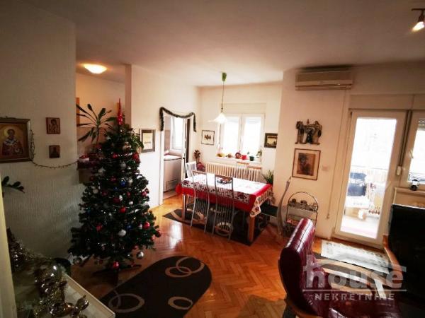 Slika 3 - Stan,NOVI SAD,BULEVAR,kv: 79.00, € 200000, ID: 1065167