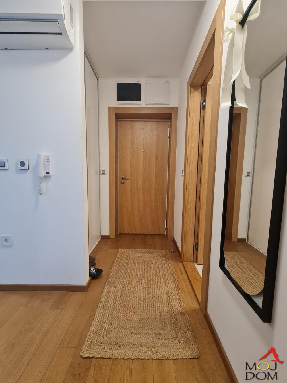 Slika 7 - Stan,NOVI SAD,BULEVAR EVROPE,kv: 43, € 140000, ID: 1031613