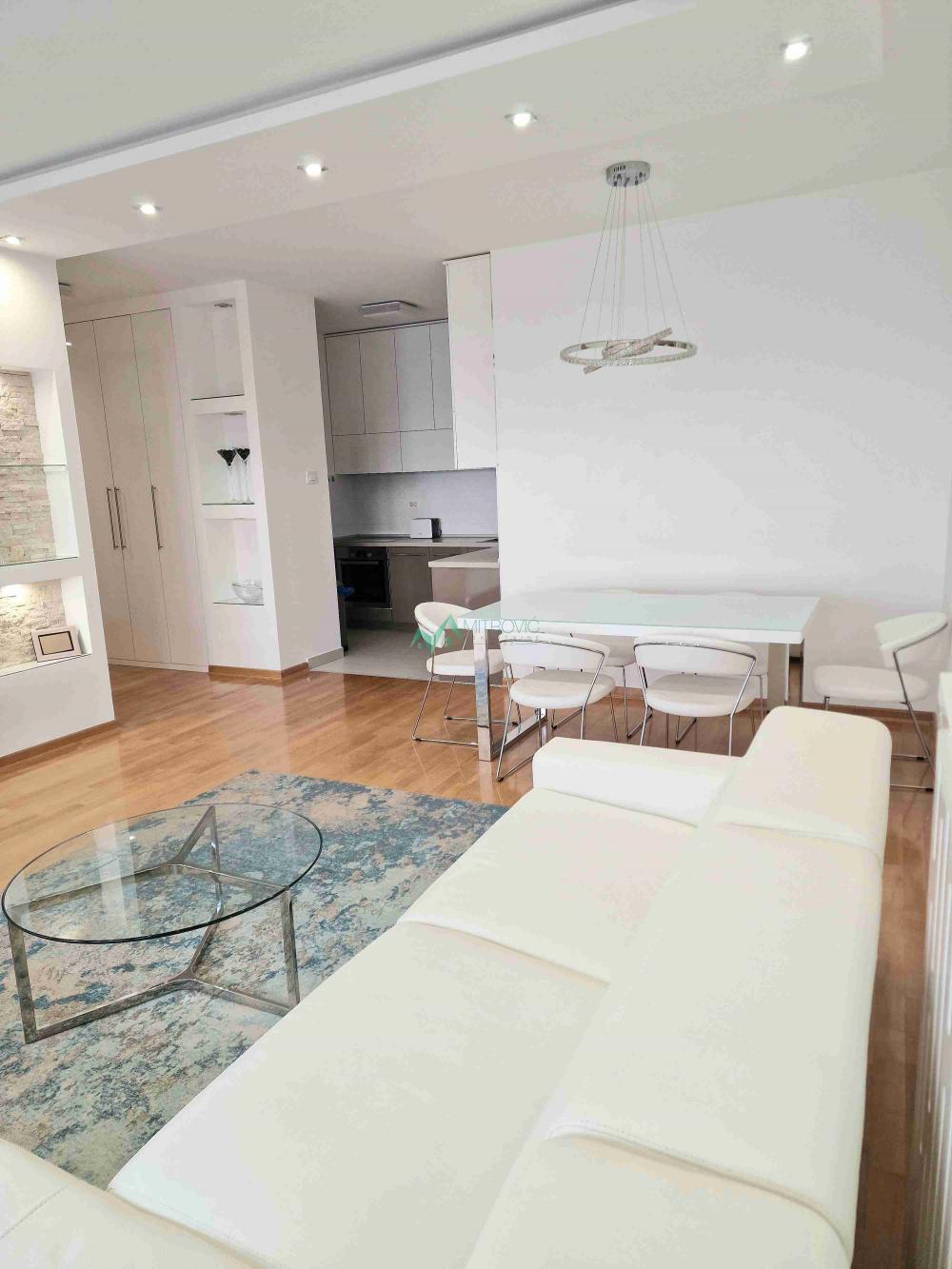 Slika 3 - Ultra luksuzan stan u strogom centru grada