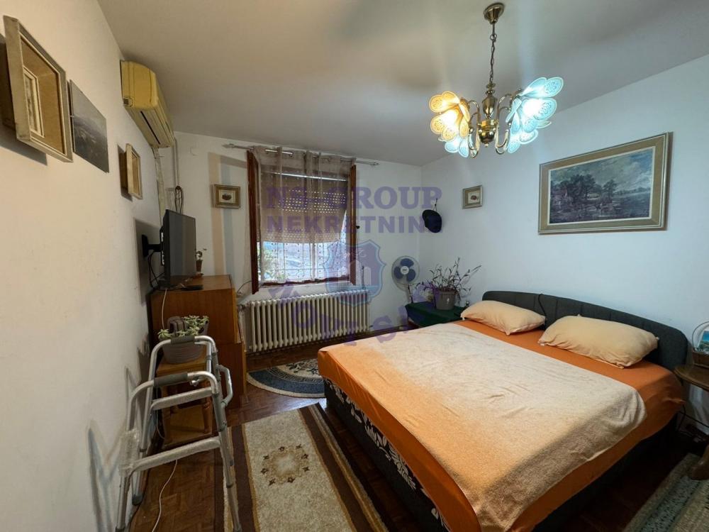 Slika 2 - Š:561360 Jednoiposoban na Sajmu!