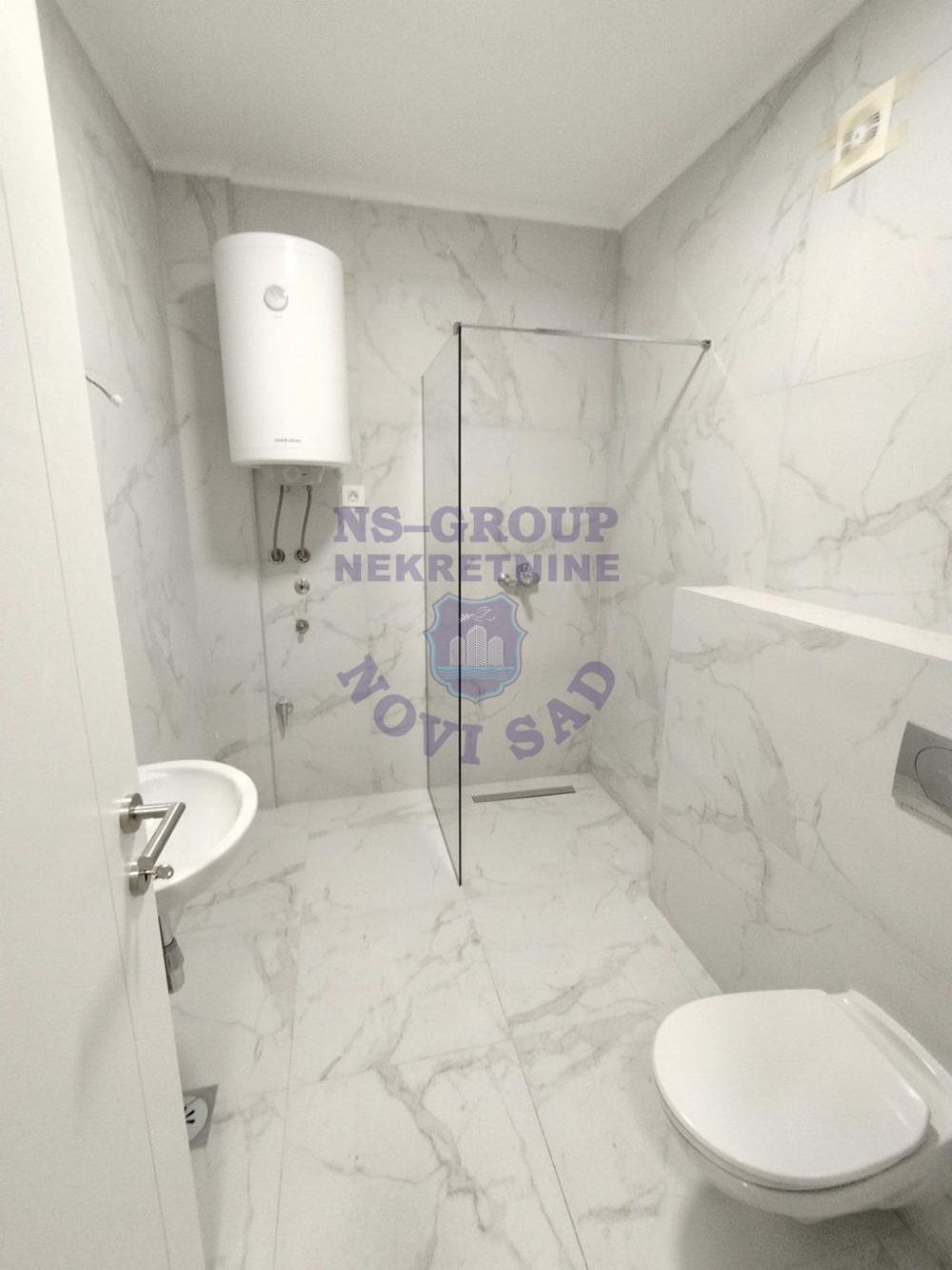 Slika 4 - Jednosoban, 27m2, Avijatičarsko naselje Novi Sad, sa terasom, ima lift