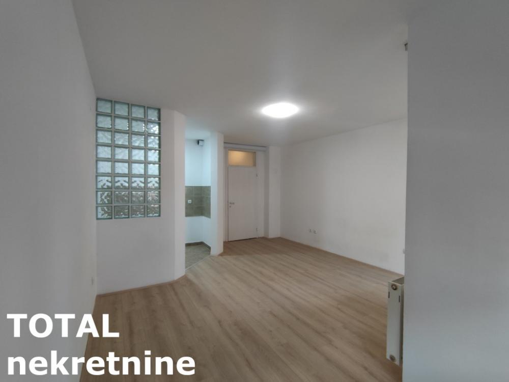 Slika 1 - Stan,NOVI SAD,CENTAR,kv: 34.00, € 115600, ID: 1101501