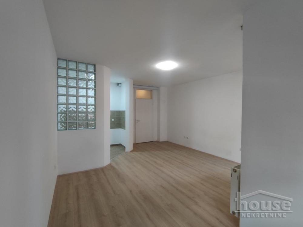 Slika 1 - Stan,NOVI SAD,CENTAR,kv: 34.00, € 115600, ID: 1064653