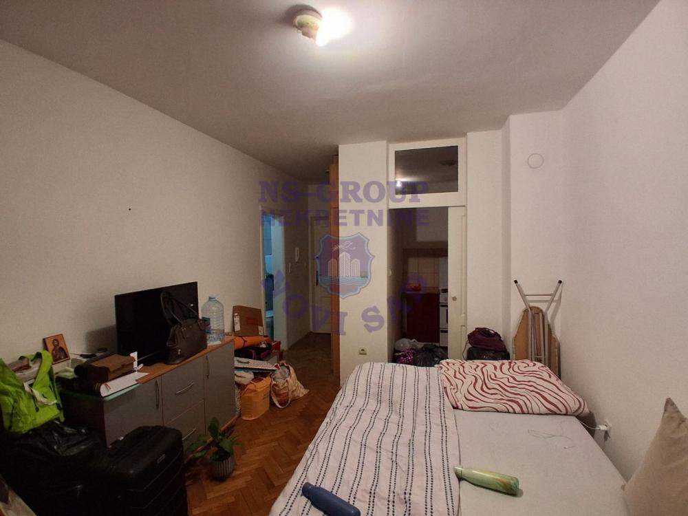 Slika 1 - Š:561496 Garsonjera na Grbavici!