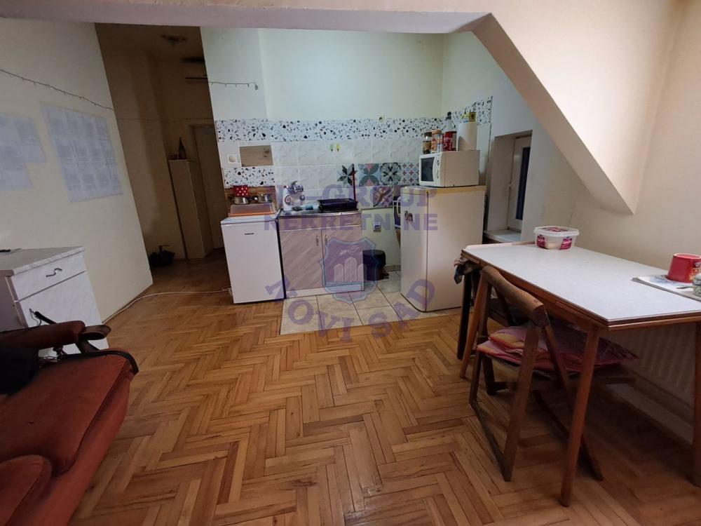 Slika 1 - Š:561470 Jednoiposoban na Socijalnom!