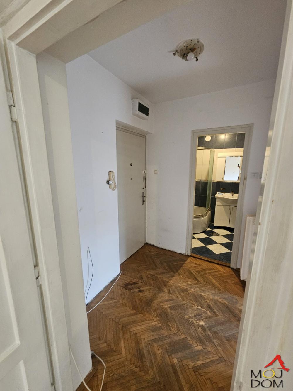 Slika 2 - Stan,NOVI SAD,CENTAR,kv: 38, € 111240, ID: 1031390