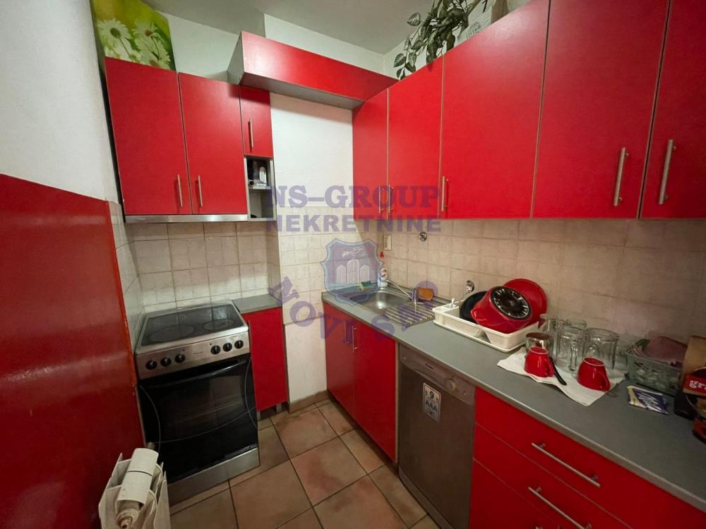 Slika 3 - Odličan jednoiposoban stan na Bulevaru Evrope! 