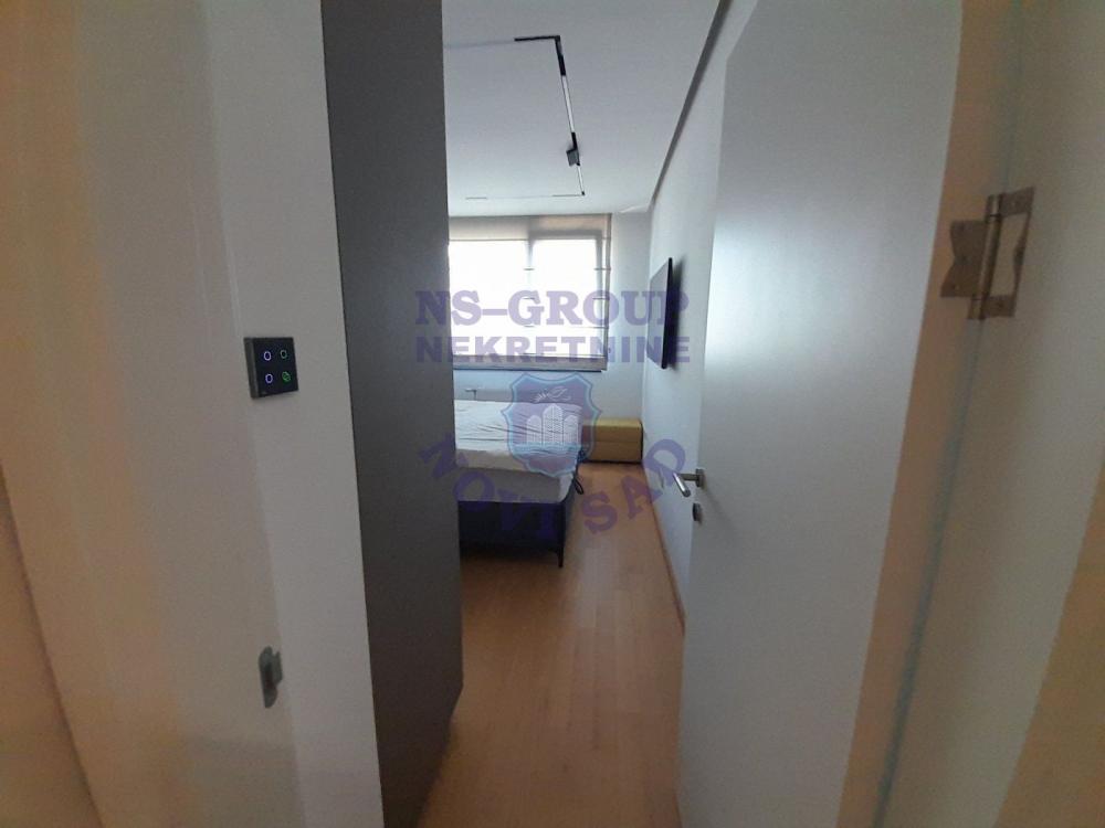 Slika 3 - Trosoban stan u Cara Dušana 