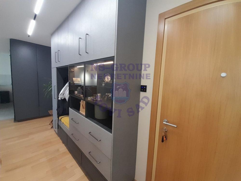 Slika 4 - Trosoban stan u Cara Dušana 