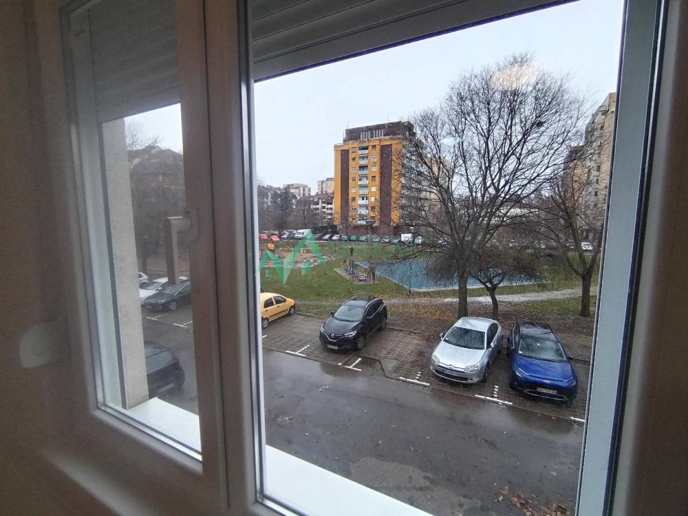 Slika 2 - Moderan troiposoban stan na Bulevaru Evrope - izuzetna ponuda 