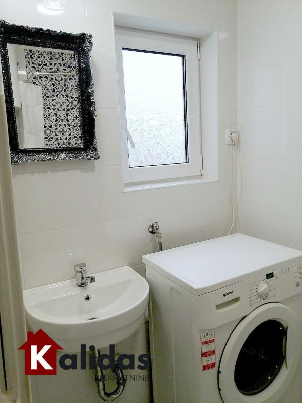 Slika 9 - Stan,NOVI SAD,CENTAR,kv: 37, € 123600, ID: 1008439