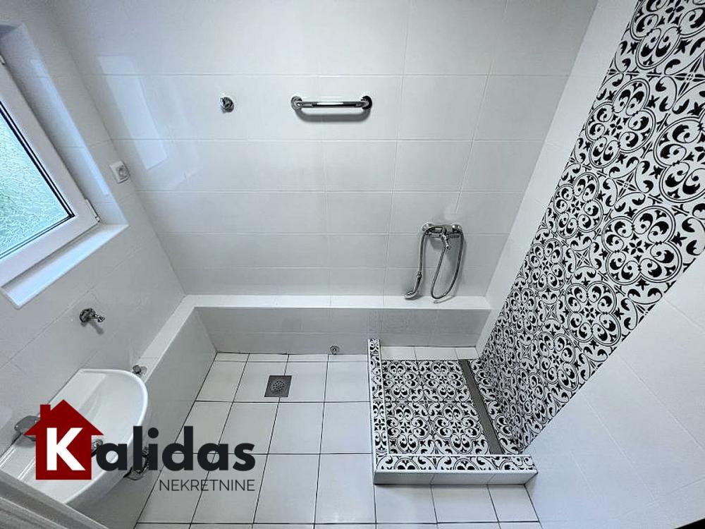 Slika 7 - Stan,NOVI SAD,CENTAR,kv: 37, € 123600, ID: 1008439