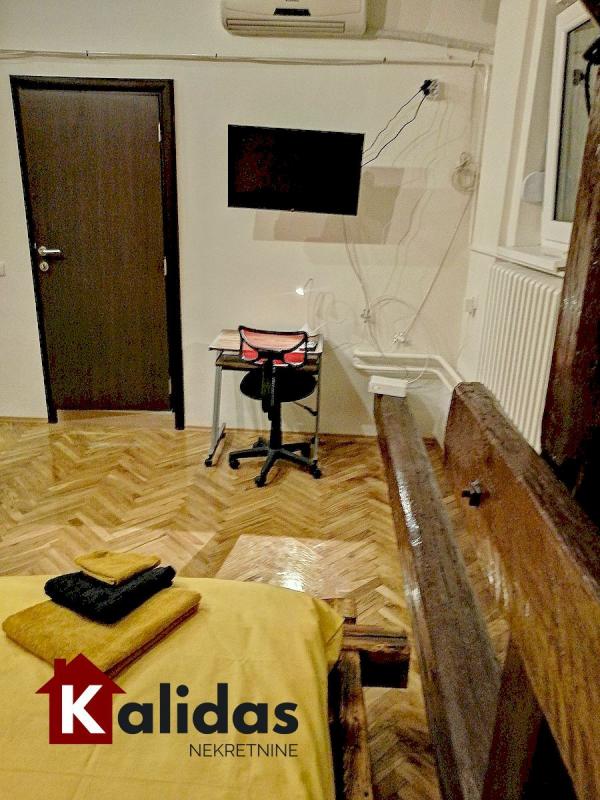 Slika 2 - Stan,NOVI SAD,CENTAR,kv: 37, € 123600, ID: 1008439