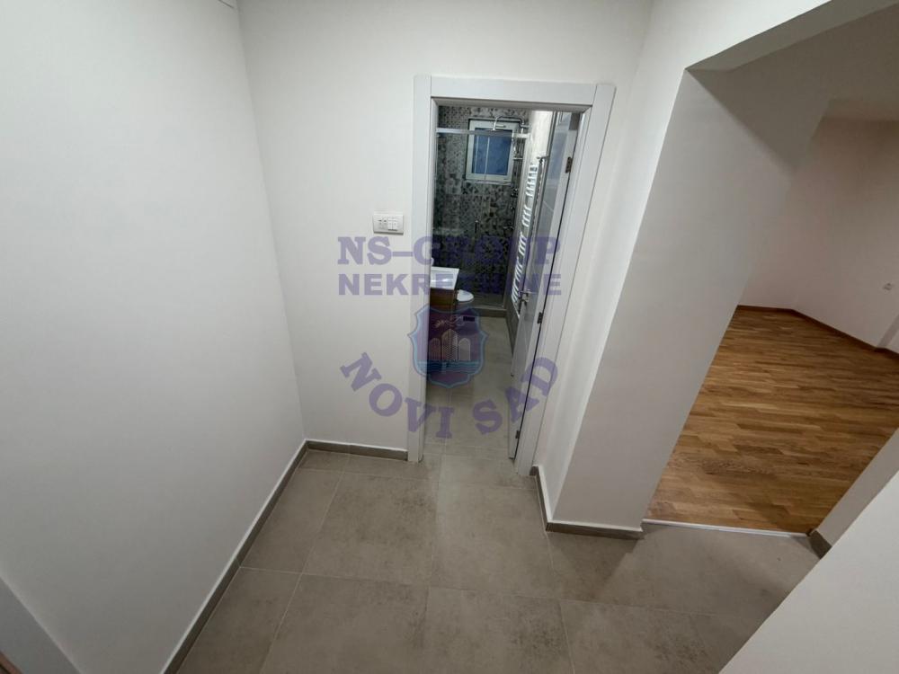 Slika 4 - Š:561558 Trosoban na Sajmu!