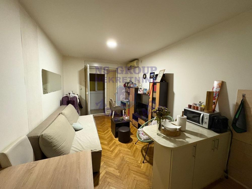 Glavna slika -Š:561546 Garsonjera na Novoj Detelinari!