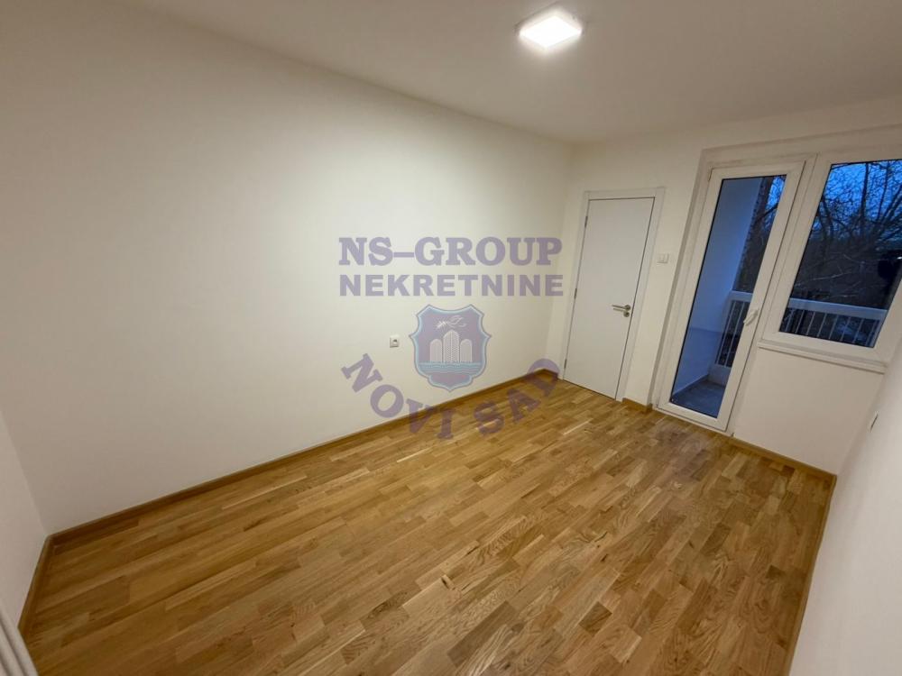 Slika 3 - 561558-Na prodaju kompletno renoviran stan na Sajmu. 