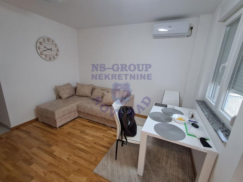 Slika 2 - Na prodaju stan na Petrovaradinu!