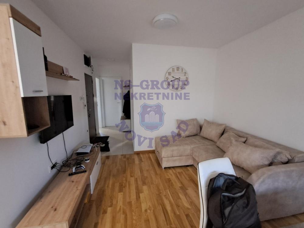 Slika 1 - Na prodaju stan na Petrovaradinu!