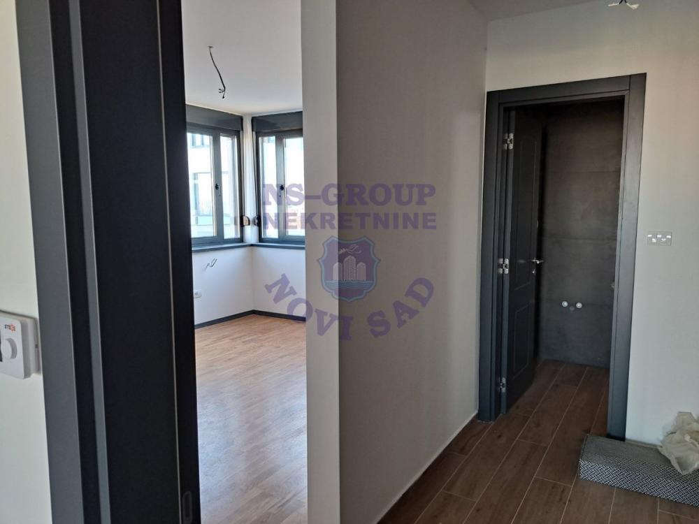 Slika 1 - Četvorosoban, 151m2, Sremska Kamenica Novi Sad, sa terasom, sa parkingom