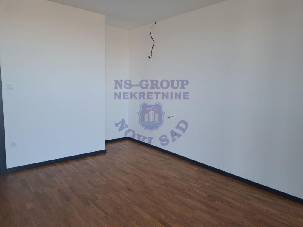 Slika 7 - Četvorosoban, 151m2, Sremska Kamenica Novi Sad, sa terasom, sa parkingom