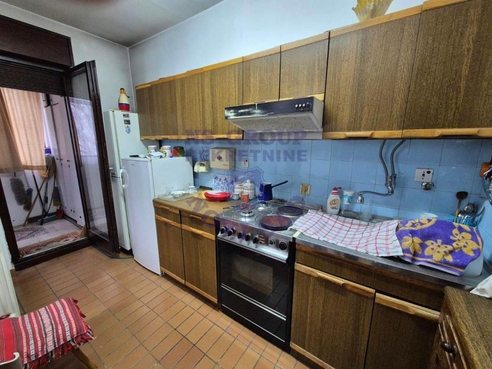 Slika 6 - Stan odličnog rasporeda na prodaju!