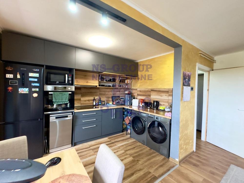 Slika 1 - Dvosoban, 53m2, Petrovaradin Novi Sad, sa terasom, ima lift