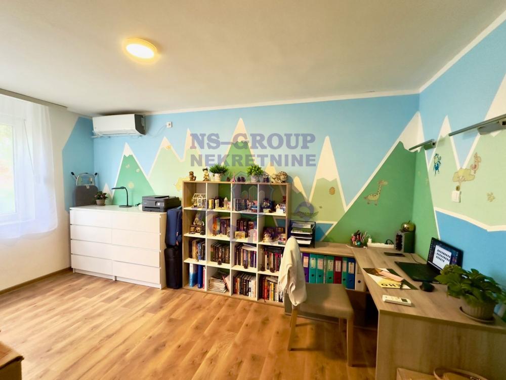 Slika 4 - Dvosoban, 53m2, Petrovaradin Novi Sad, sa terasom, ima lift