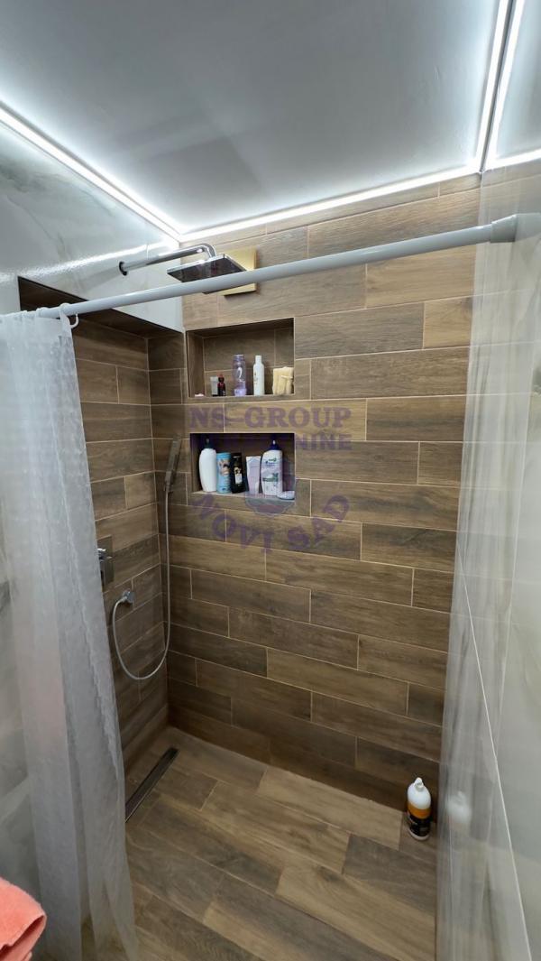 Slika 6 - Dvosoban, 53m2, Petrovaradin Novi Sad, sa terasom, ima lift