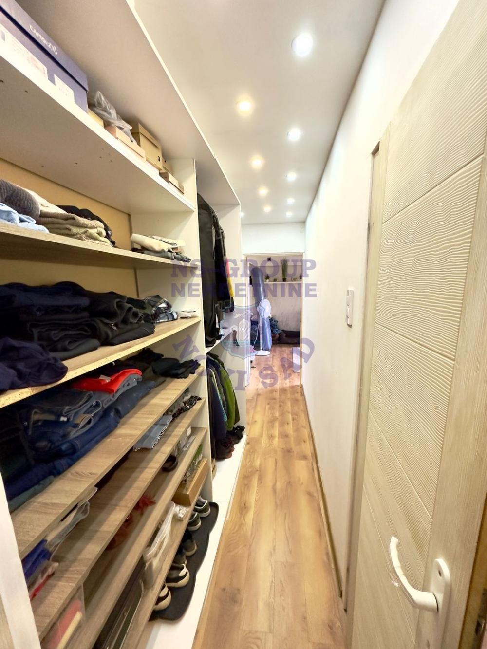 Slika 8 - Dvosoban, 53m2, Petrovaradin Novi Sad, sa terasom, ima lift