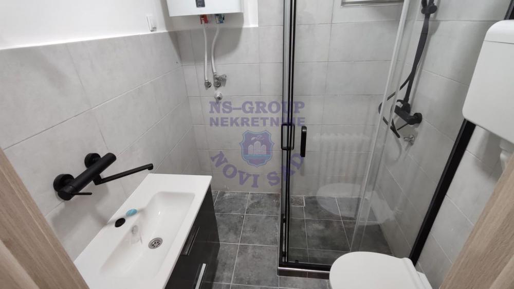 Slika 9 - Dvoiposoban, 59m2, Banatić Novi Sad, sa terasom, ima lift