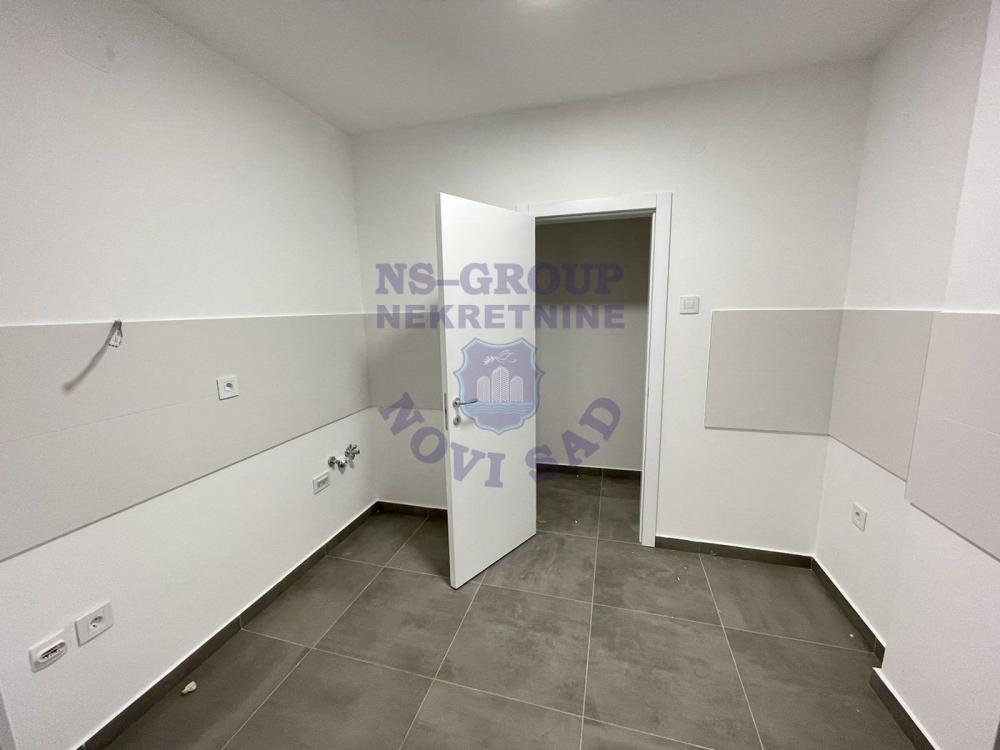 Slika 2 - Četvorosoban, 126m2, Novi Sad centar Novi Sad, sa terasom, ima lift