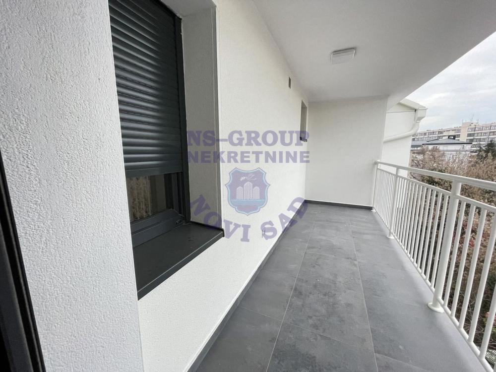 Slika 3 - Četvorosoban, 126m2, Novi Sad centar Novi Sad, sa terasom, ima lift