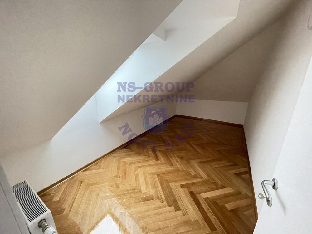 Slika 8 - Četvorosoban, 126m2, Novi Sad centar Novi Sad, sa terasom, ima lift