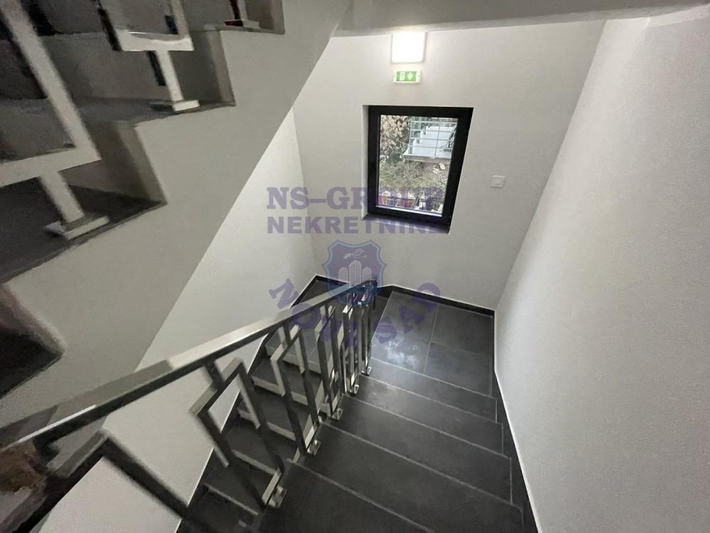 Slika 11 - Četvorosoban, 126m2, Novi Sad centar Novi Sad, sa terasom, ima lift