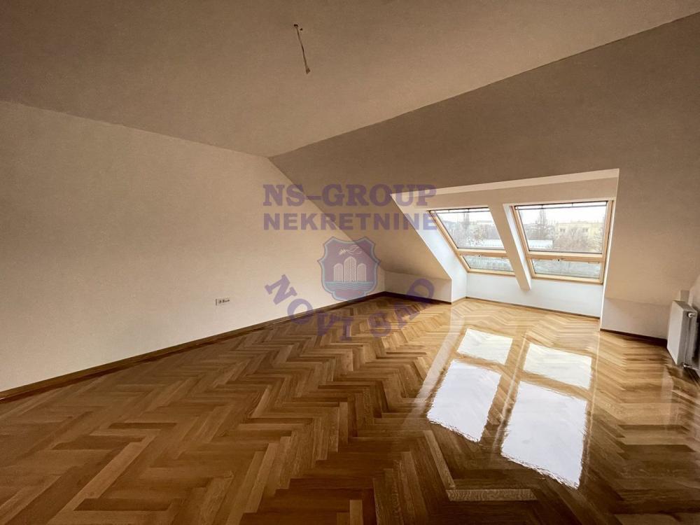 Glavna slika -Četvorosoban, 126m2, Novi Sad centar Novi Sad, sa terasom, ima lift