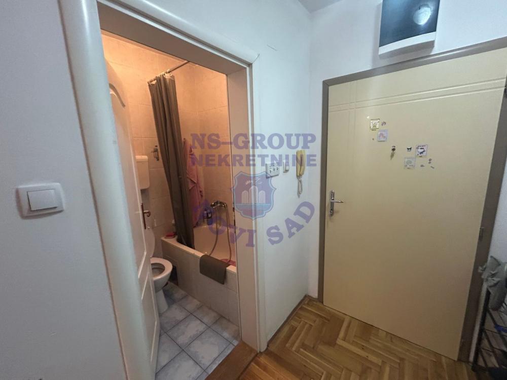 Slika 4 - Prodaja stana, 21m2, Podbara Novi Sad, sa terasom