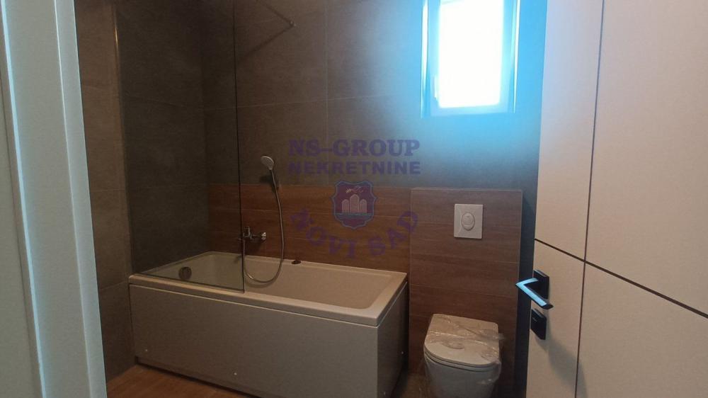 Slika 5 - Petosoban, 158m2, Bulevar patrijarha Pavla (Somborski bulevar) Novi Sad, sa terasom, ima lift