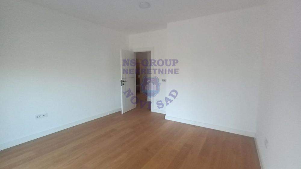 Slika 6 - Petosoban, 158m2, Bulevar patrijarha Pavla (Somborski bulevar) Novi Sad, sa terasom, ima lift